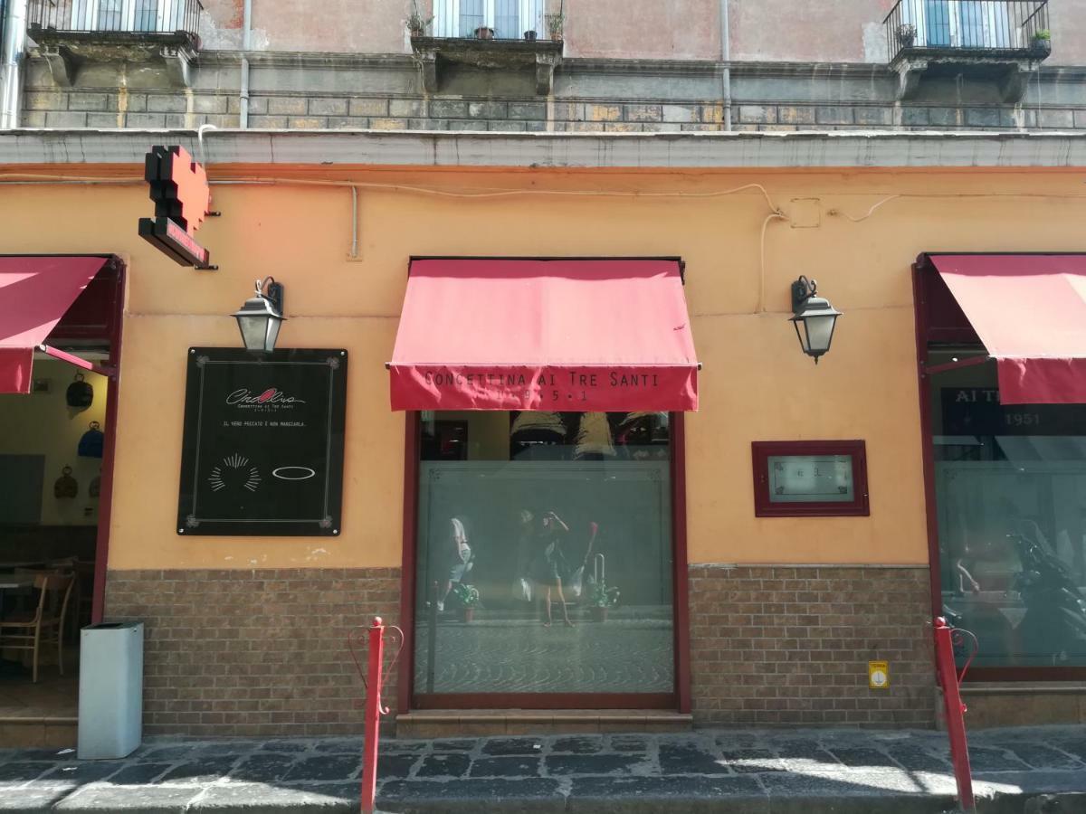 "Dint E Viche E Napule" Guest House Napels Buitenkant foto